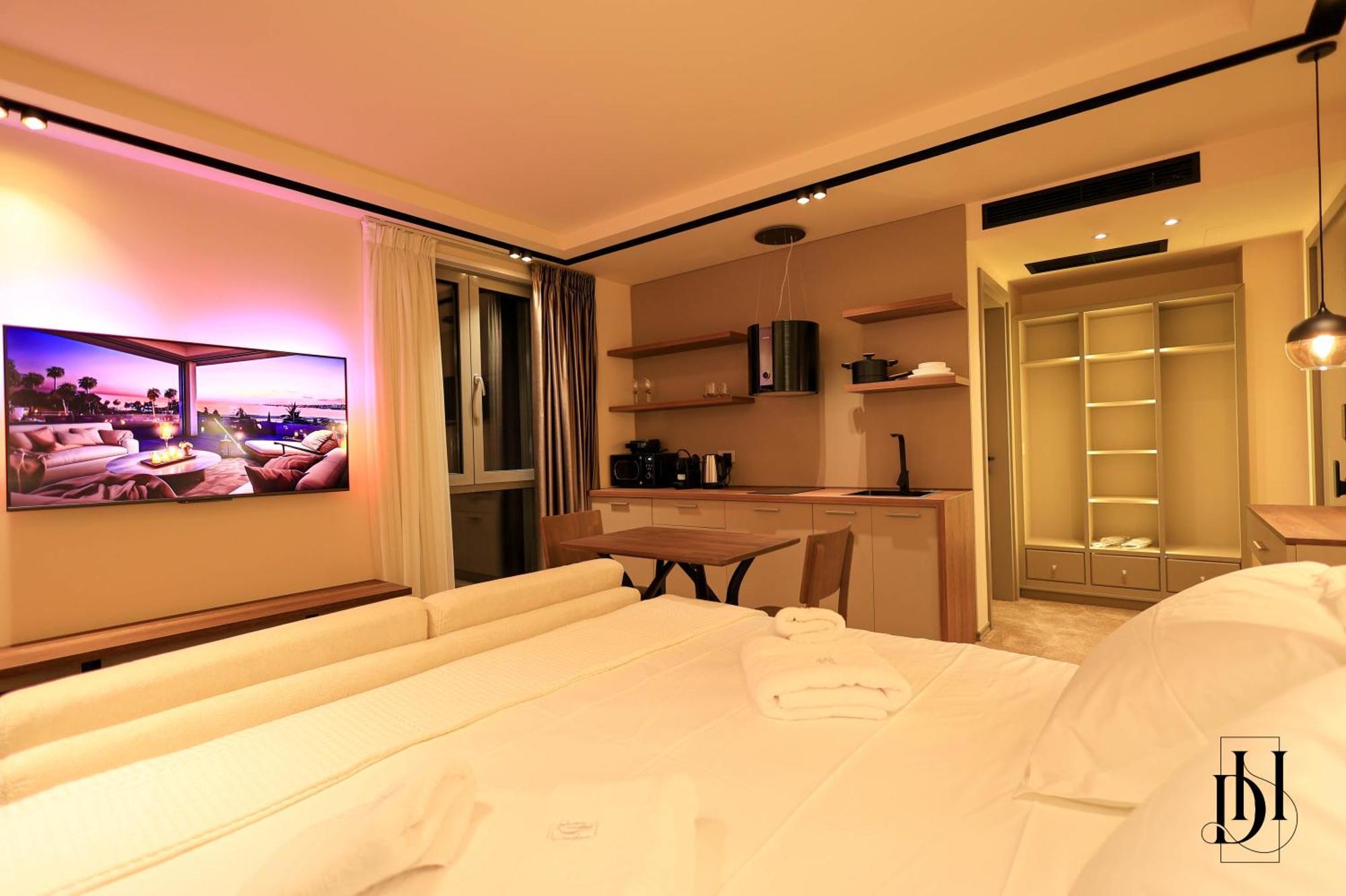 Deha & Hotel Tirana