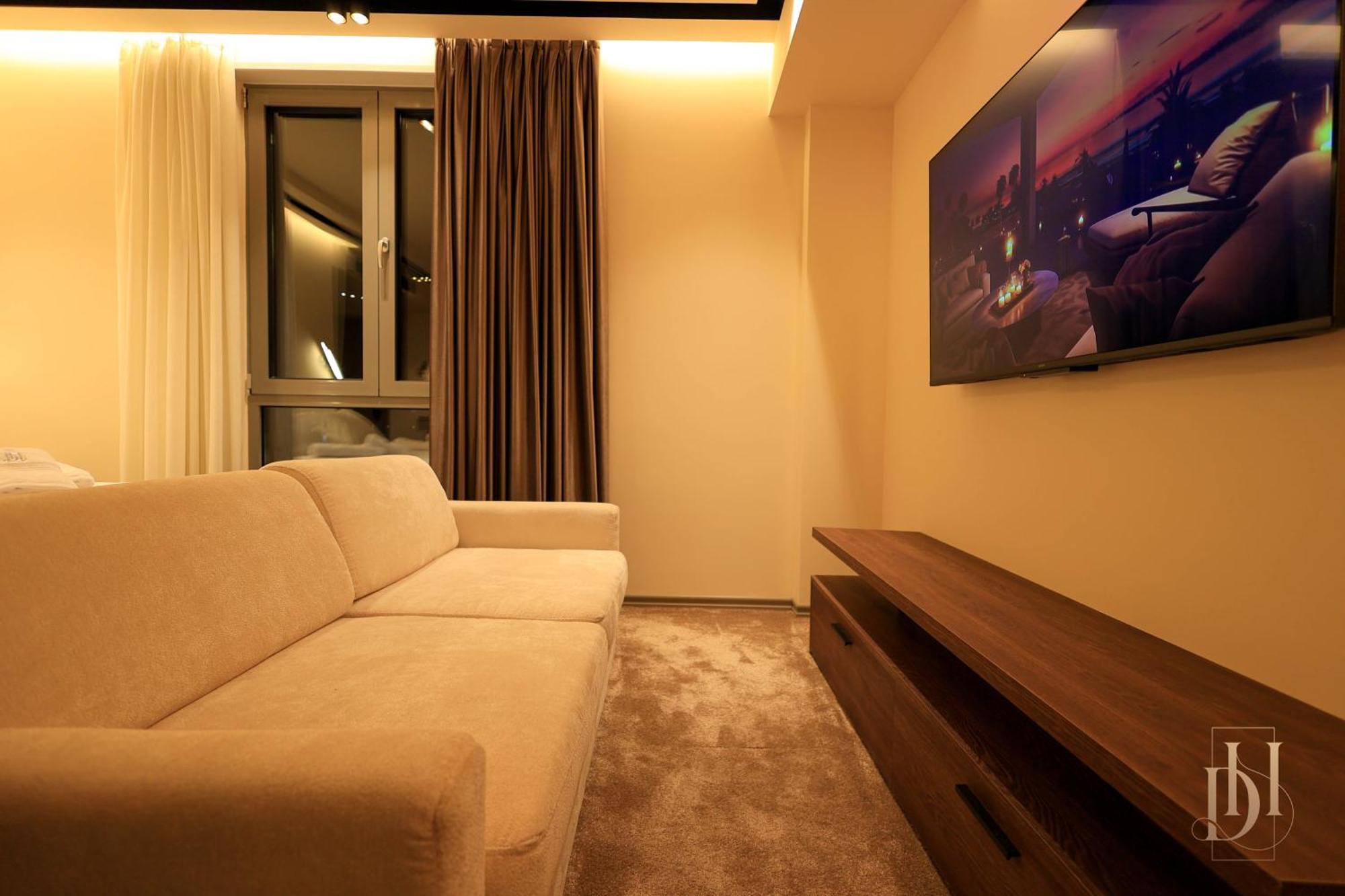 Deha & Hotel *