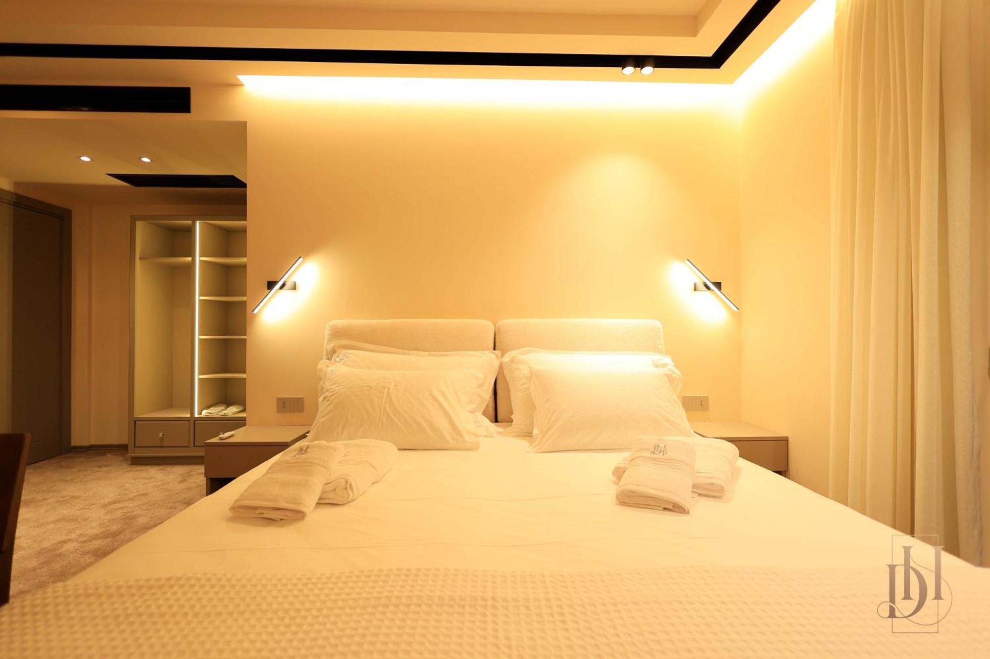 Hotel Deha &