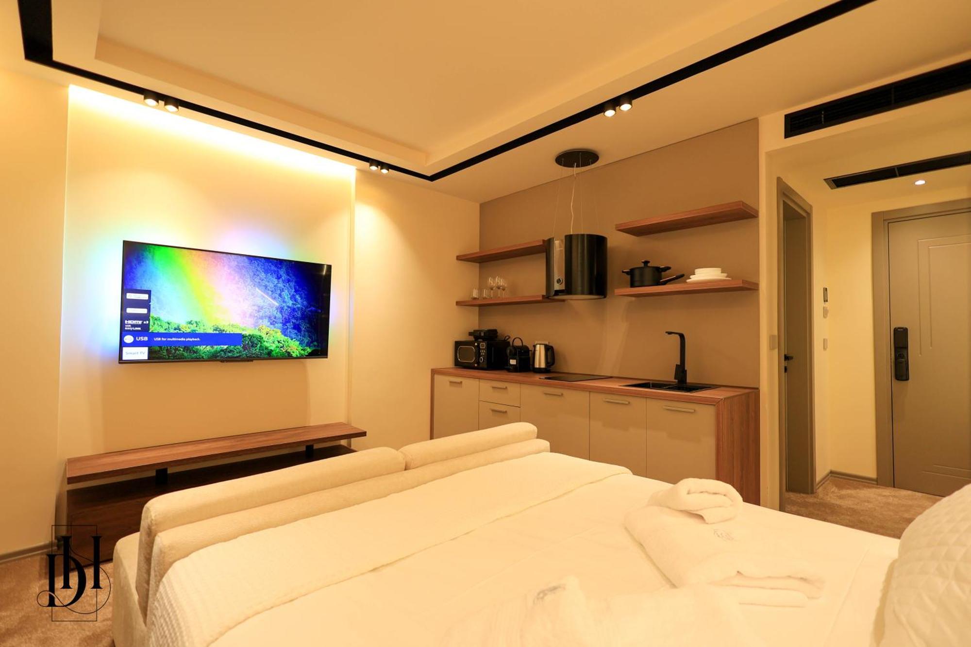 Hotel Deha & *