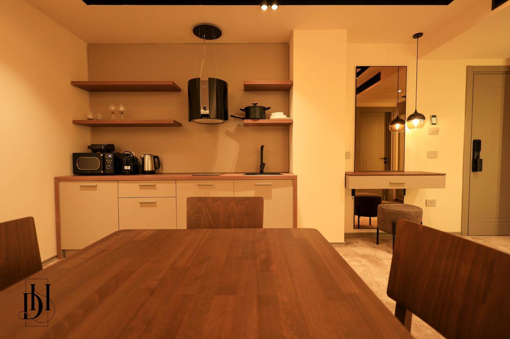 Deha & Hotell Tirana
