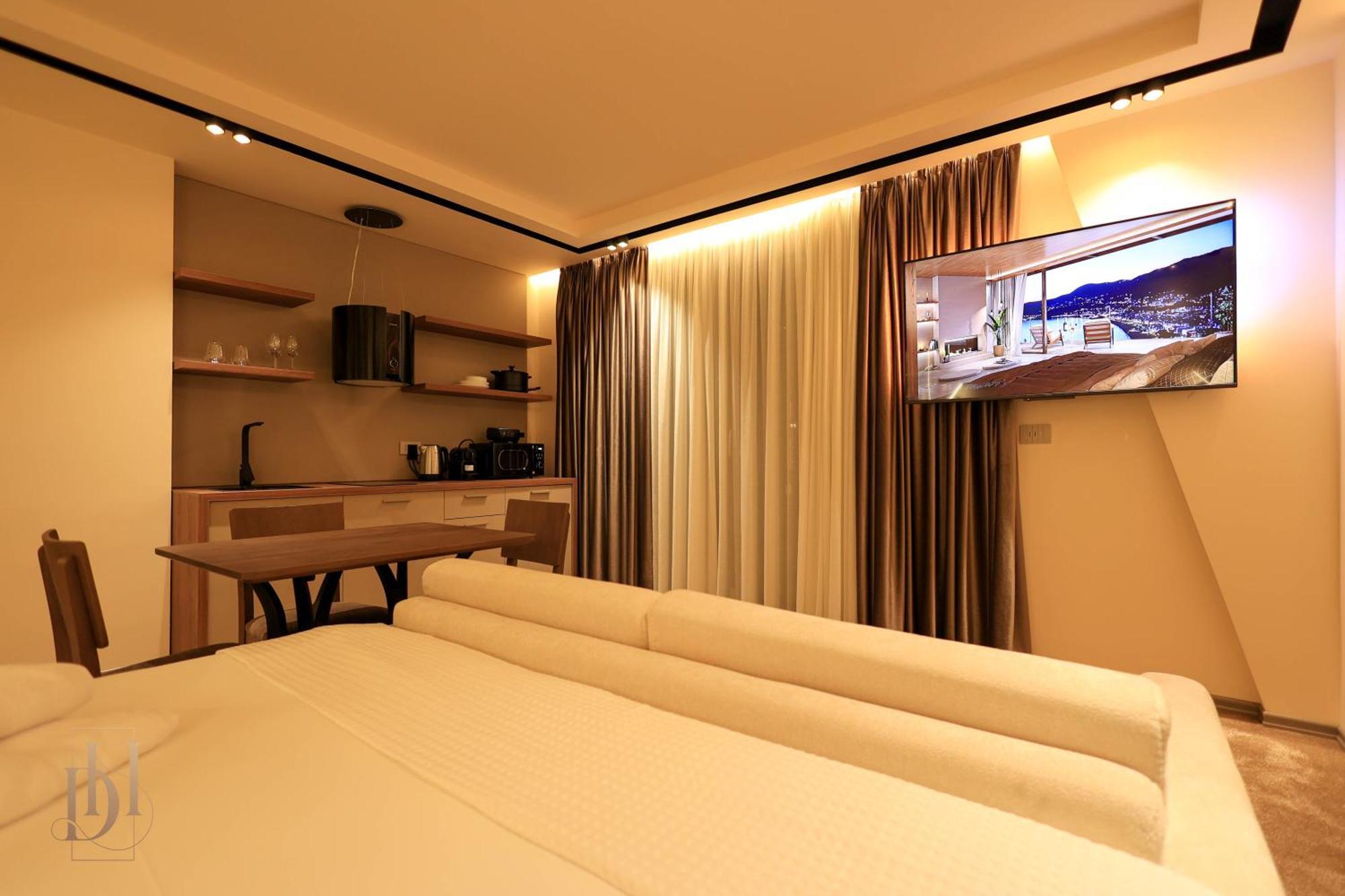 Deha & Hotell Tirana